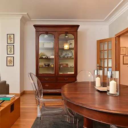 Columbano Garden, Family Lisboa